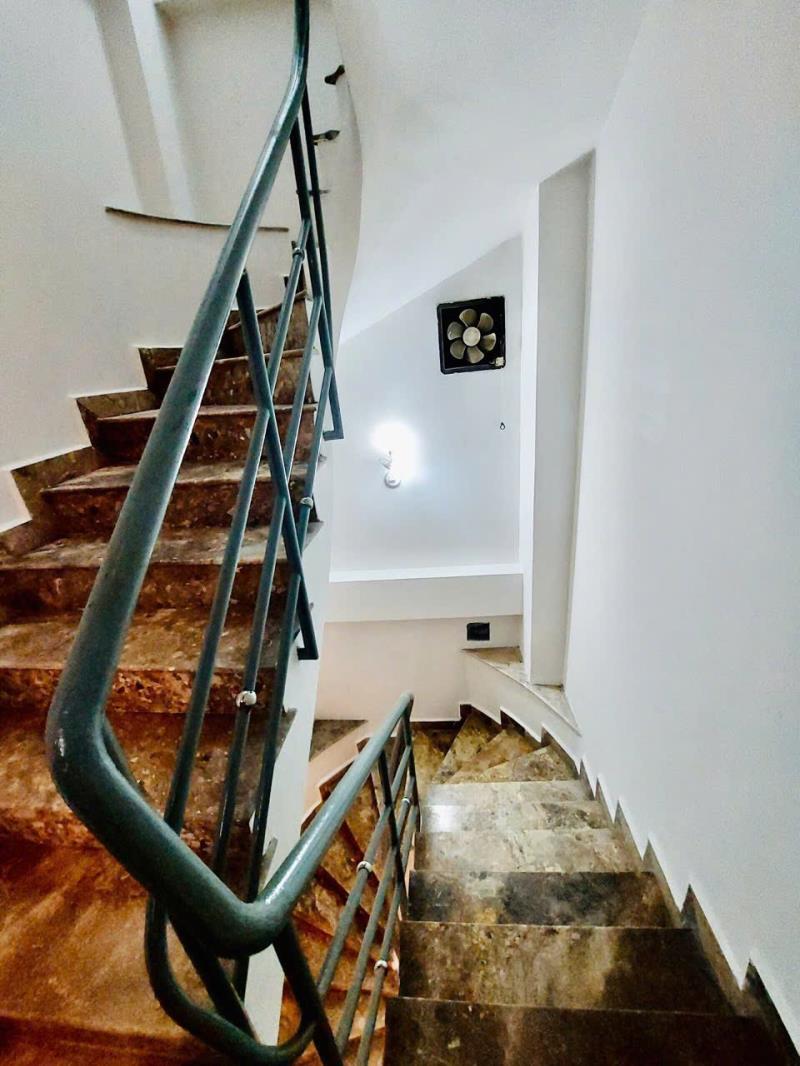 Chính chủ bán nhanh 2 căn ra mặt tiền sỏ vuông nhà bê tông cốt thep 4 tầng xe hơi đỗ nhà - Ảnh 3