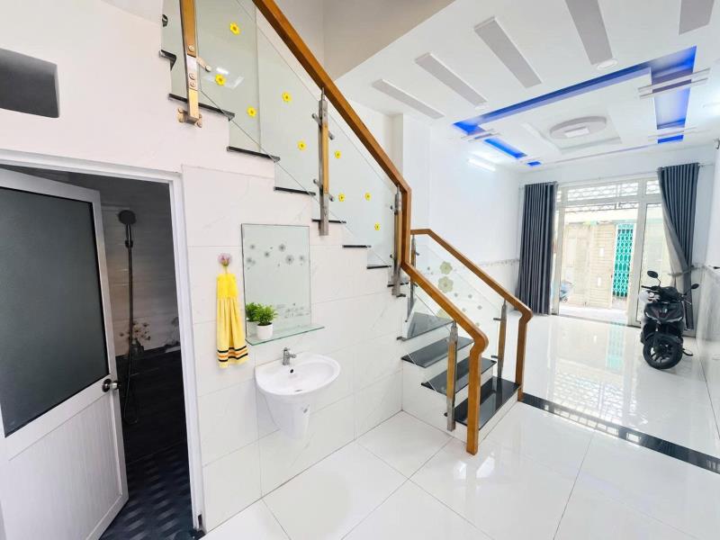 Bán nhà gần hà huy giáp - gần 70m2 - hẻm ô tô 6m - mặt tiền gần 5m rộng rãi - 5.x tỷ - Ảnh 3