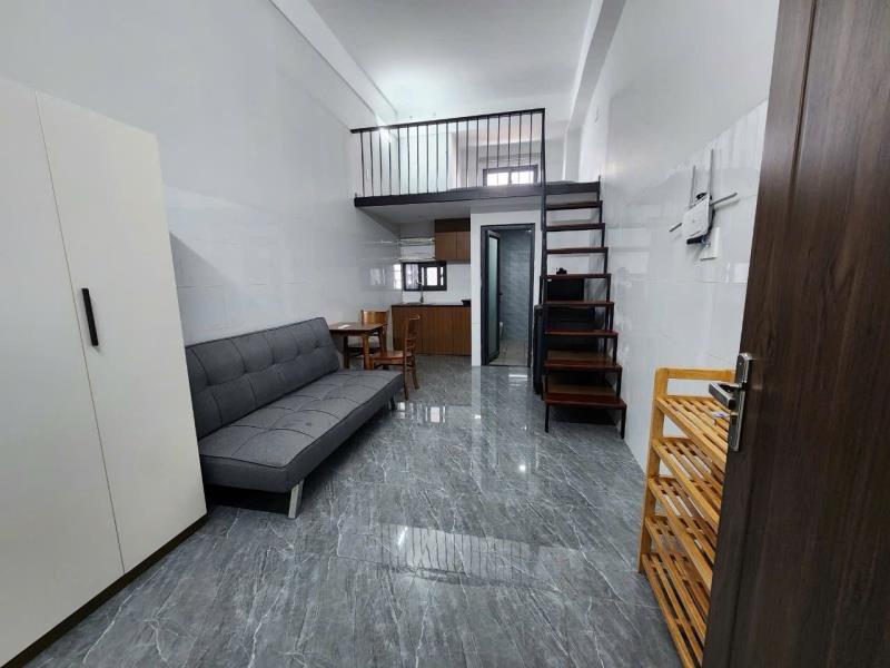 Phòng có gác + cửa sổ gần đại học công thương và đại học văn hiến