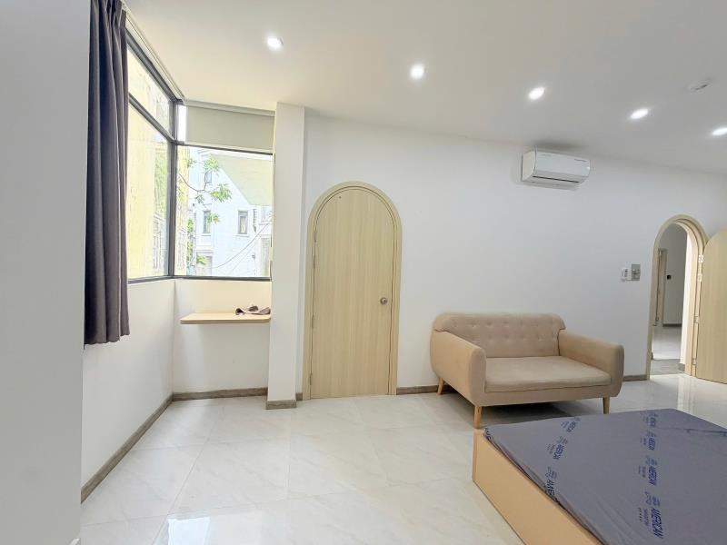 Cho thuê căn hộ 38m2 full nội thất cửa sổ lớn, máy giặt riêng ngay tăng bạt hộ gần khu ẩm thực phan xích long giáp quận 1,3 hầm xe thang máy - Ảnh 4