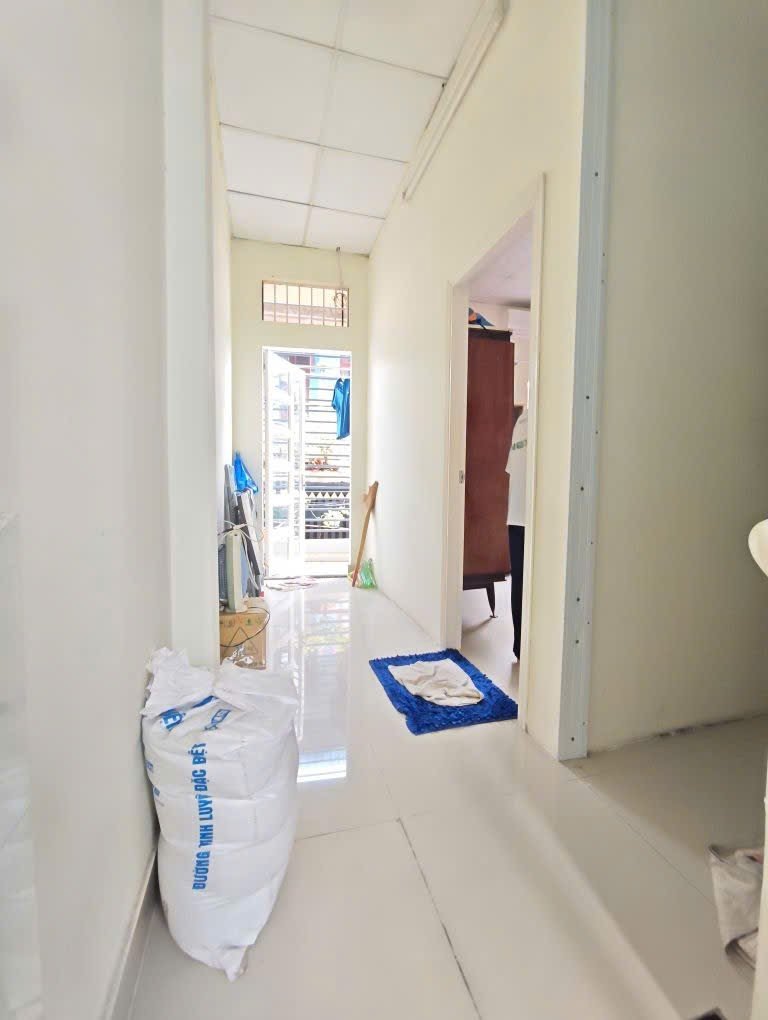 Bán nhà 2 tầng 1/ đường hiệp bình 31m2 ngang 5m nhà rất đẹp gần phạm văn đồng - Ảnh 2