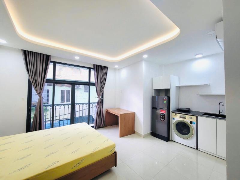Thuê ngay căn hộ ban công máy giặt riêng ngay nguyễn thượng hiền gần khu phan xích long giáp quận 1,3 