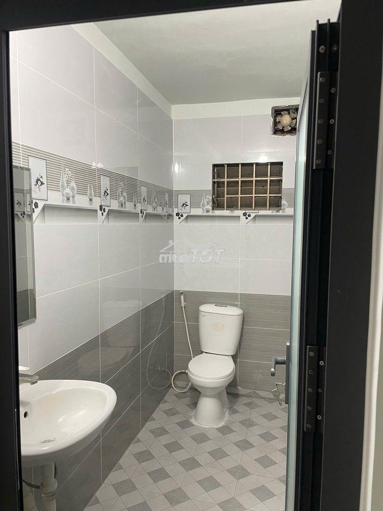 Nhà cho thuê 4.5x14m, t+l.  gần chợ dĩ an,  giá 20tr