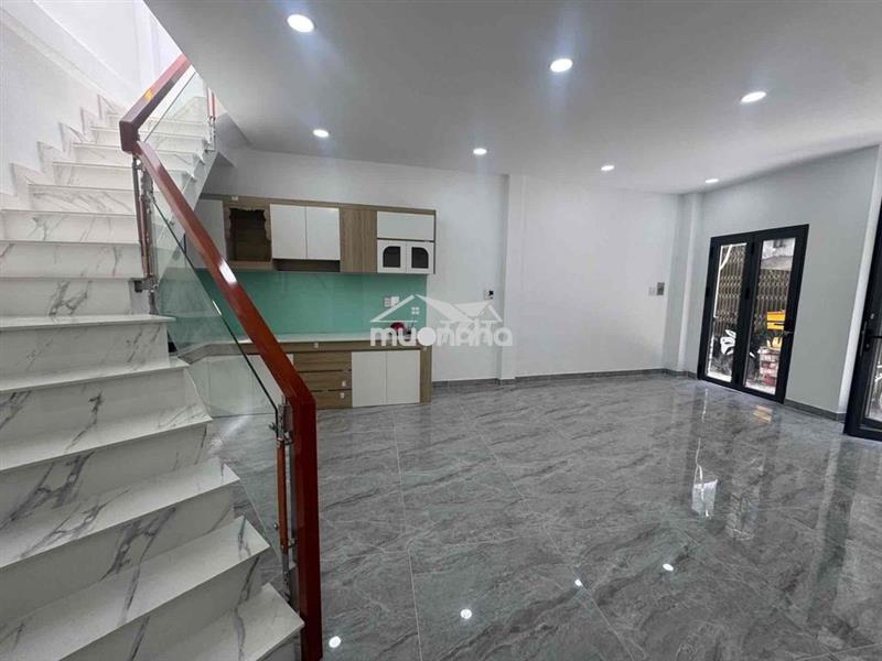 Bán nhà hậu giang, sát chợ phú định, 56m2, ngang lớn 8m, 4pn, nhỉnh 4t