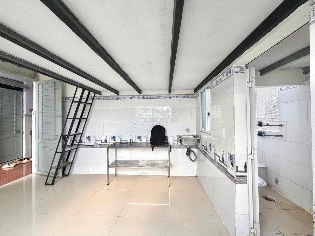 Phòng trọ giá rẻ gác cao 2m ngay hoàng hoa thám  giám giảm mạnh chỉ co - Ảnh 3