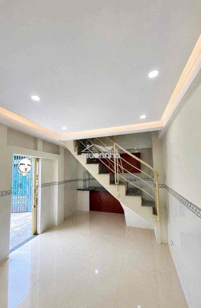 Cho thuê nhà nguyên căn dt:4,2x8m 2pn2wc đồng xoài p13 tân bình