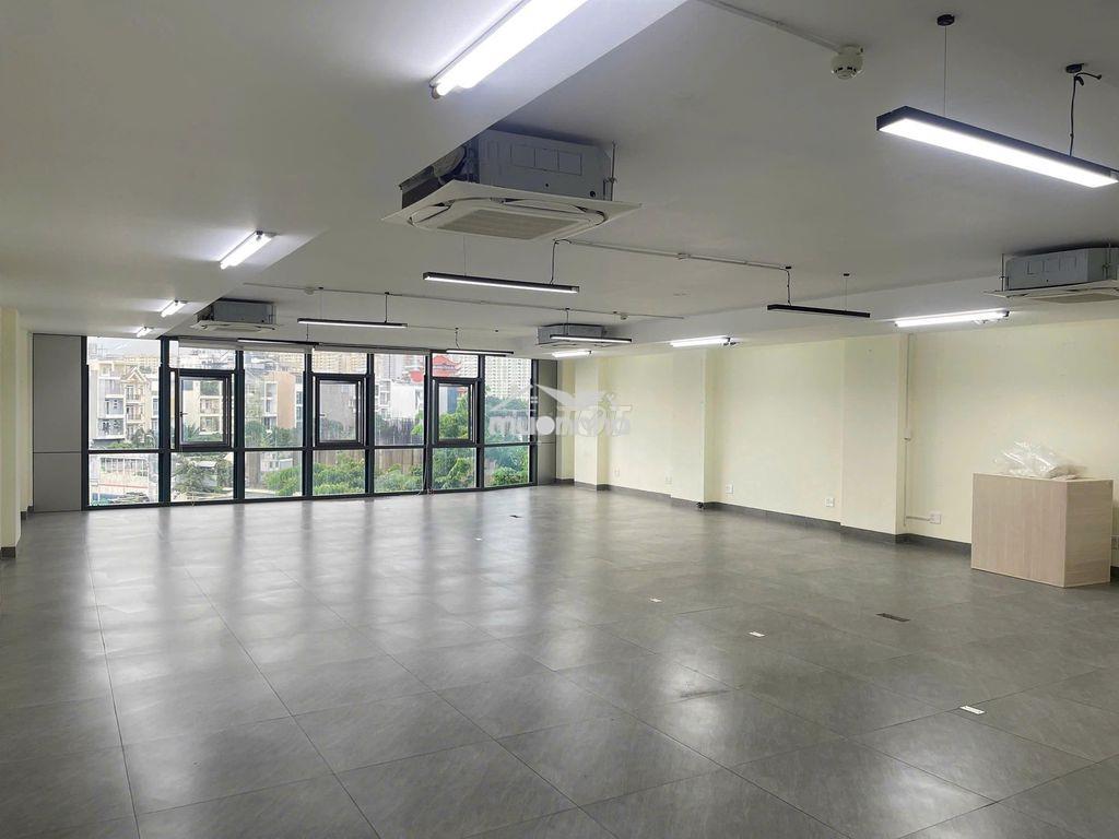Cho thuê nhà góc 2 mặt tiền him lam trung tâm quận 7 900m2 - 3