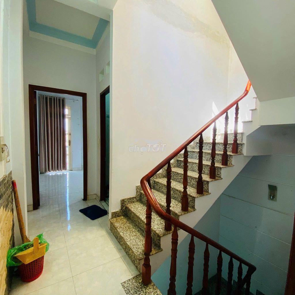 Cho thuê nhà 10 triệu  dc ở hương lộ 2 ngay đọan tân hoà đông - 4