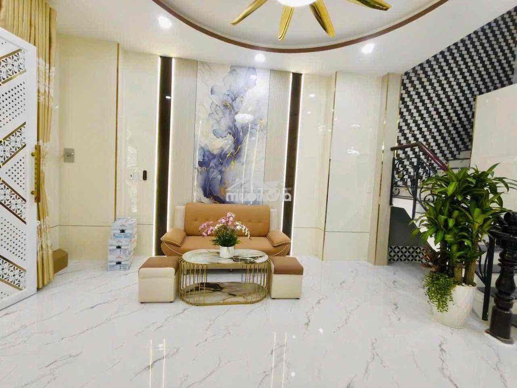 Nhà 4 tầng lầu p.4 quận 8 - Ảnh 2