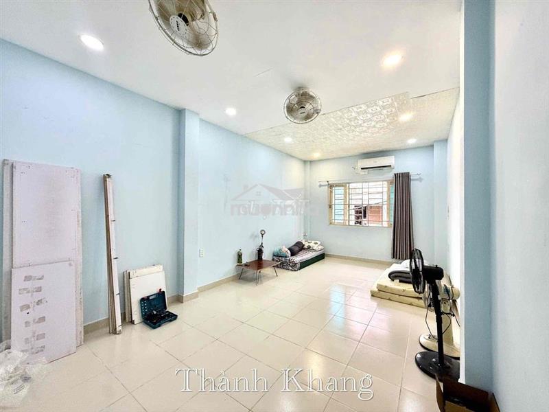 Cho thuê căn hộ nguyên tầng 40m2 cửa sổ ngay đại học kinh tế ueh q10