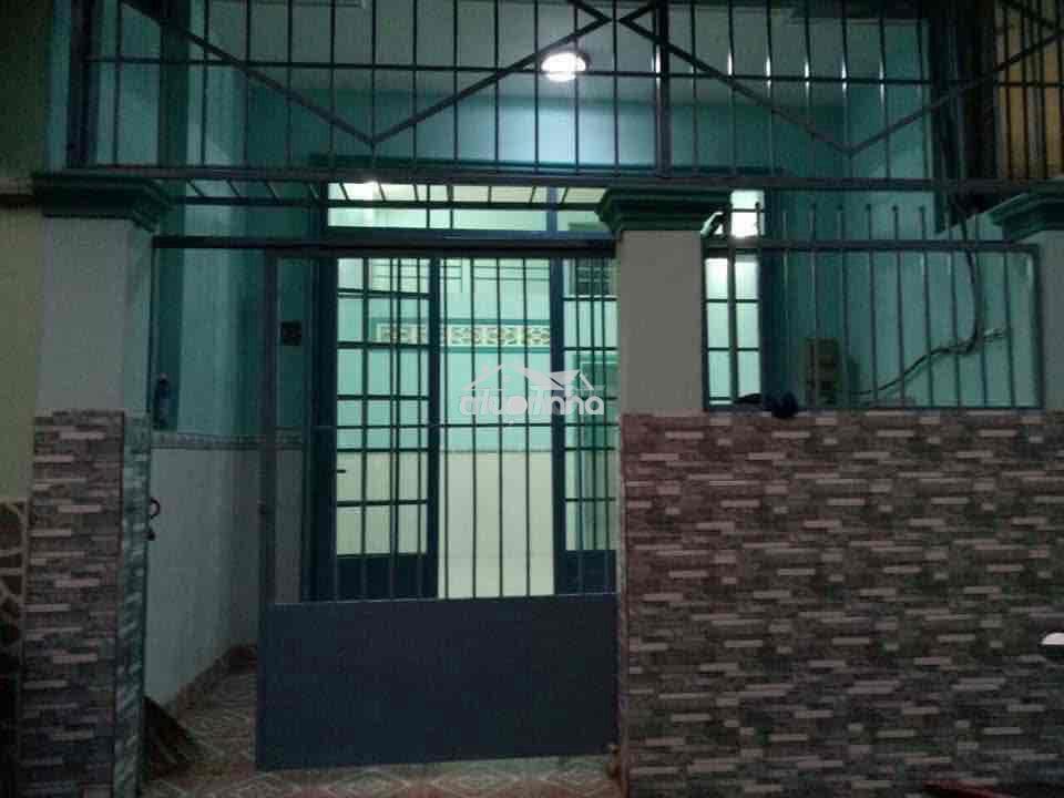 Cho thuê nhà nguyên căn lê thị ngay ấp 1 vla gác lửng sạch sẽ giá rẻ - Ảnh 3