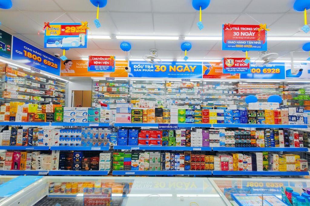 Cho thuê nhà mt đường 3/2, p10, quận 10. dt: 10x30m. trệt 3 lầu - Ảnh 2