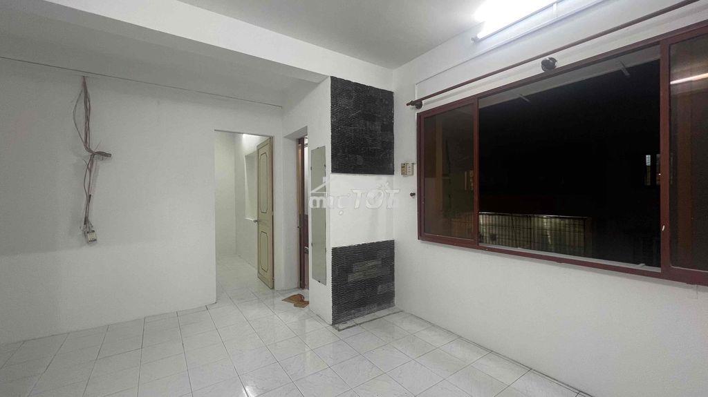 Bán căn hộ a4 phan xich long 40m 1pn 1wc banvon nhà thoáng mát 2ty9 - Ảnh 2