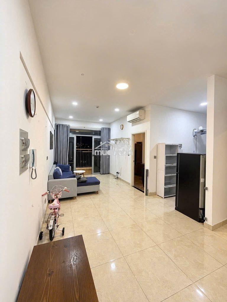 Cho thuê 2pn luxgarden ở liền, 10tr, full nội thất