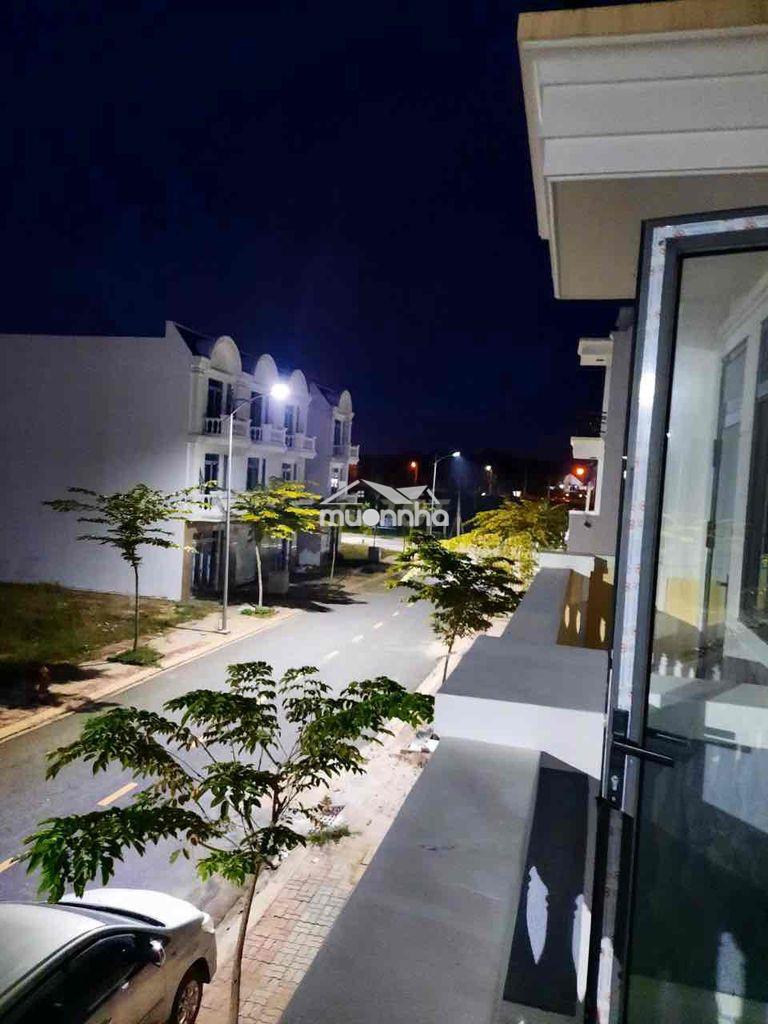 Bán nhà mặt tiền 3 lầu ngay vsip2. - 2