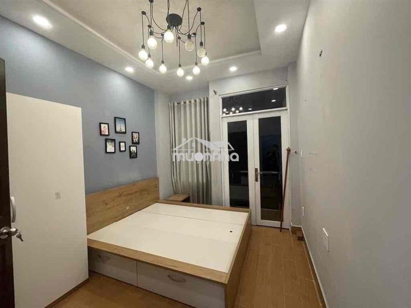 Nhà 3 phòng ngủ 3x8 đoàn văn bơ. hẻm thông