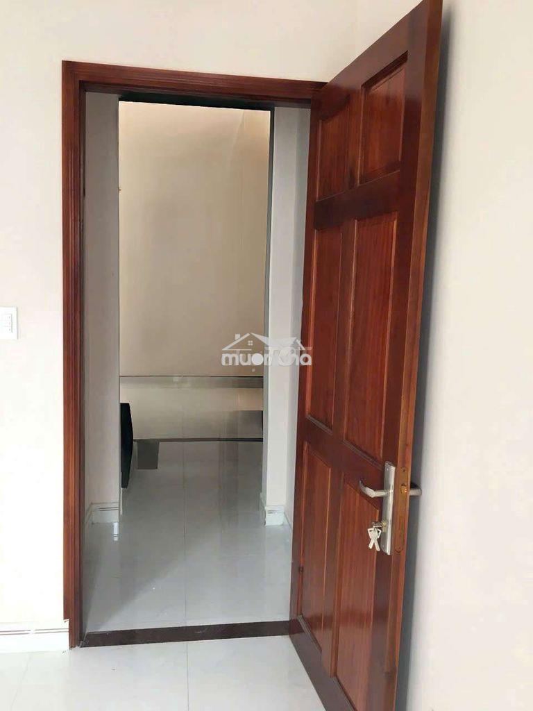 Cho thuê nhà 2 lầu ni sư huỳnh liên p10 tân bình