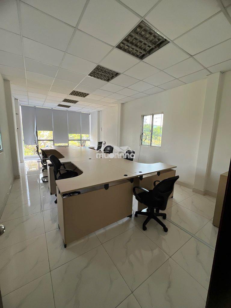 Văn phòng trường sơn full bàn ghế, giờ tự do 24/7 giá 9 triệu 45m2 - Ảnh 4