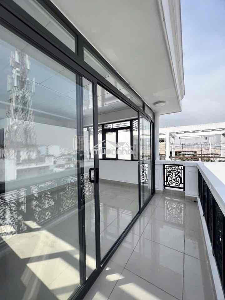 Phòng trống siêu rộng, ban công view đẹp cực thoáng - Ảnh 2