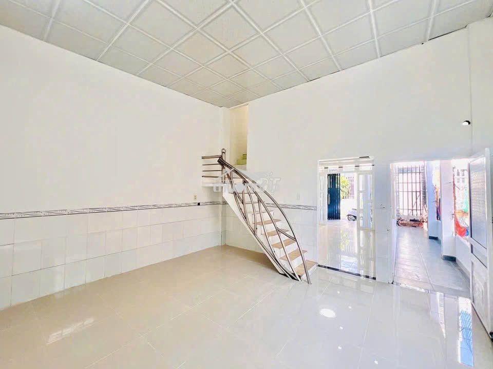 Vỡ nợ chủ bán gấp căn nhà 125m2 tân thông hội củ chi chỉ  990tr - Ảnh 2