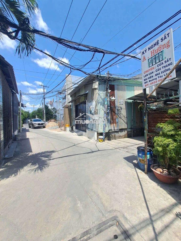 Bà điểm nhà mới hoàn thiện khu trung tâm