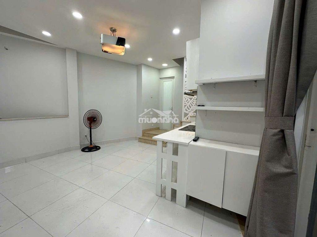 Nhà 4 tầng có sân thượng. 3pn, 3wc. phú nhuận  - 2
