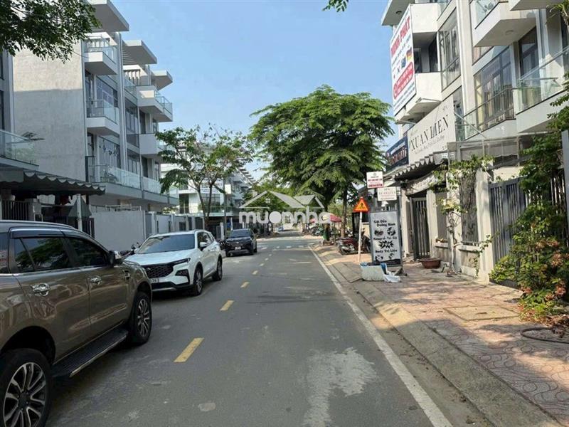 Bán nhà phố hóc môn