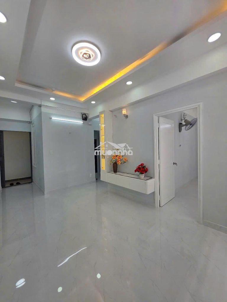 Cần bán căn hộ chung cư phú thọ mặt tiền đường 