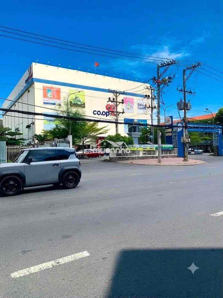 Quận 7 - 6 tỷ 8 - xe hơi vào nhà - nhà 2 tầng 80m² - 3pn - ngay co.opm - Ảnh 2