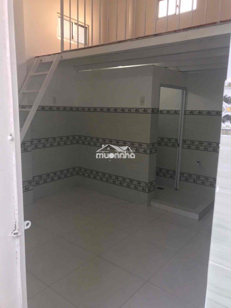 Duplex có bancon rộng và hành lang rộng. mới xd cho thuê