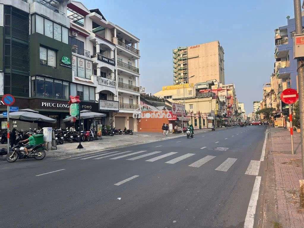 Cho thuê nhà nguyên căn góc 2 mặt tiền đường trần hưng đạo - 4