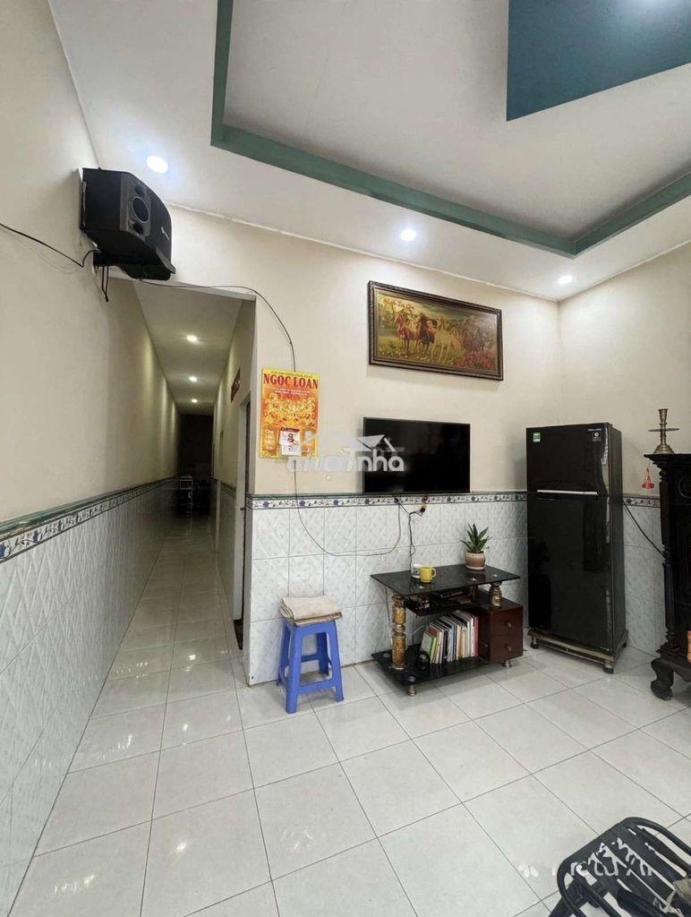 Giá : 4t7 đường 5m .đường trương văn hải.  hiệp phú. nhà c