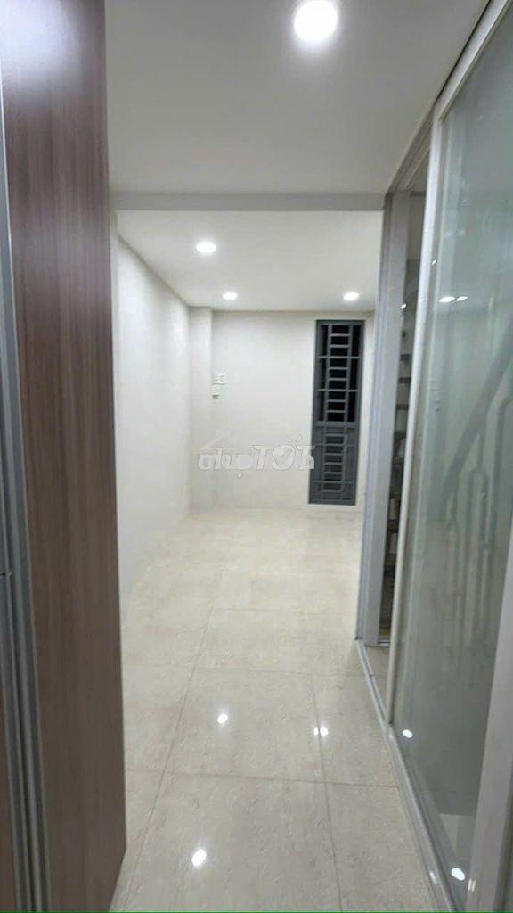 Bán nhà 3 tầng tại đường lê hồng phong, 2 phòng ngủ 2 wc full nt