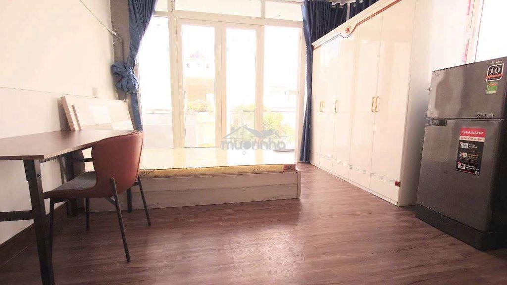 Ban công ,tách bếp ,máy giặt riêng - 2