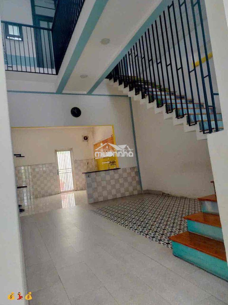Nhà thuê kdc hoàng hải bà điểm hóc môn dt. 4.5x23m 2 lầu 3pn 3wc giá