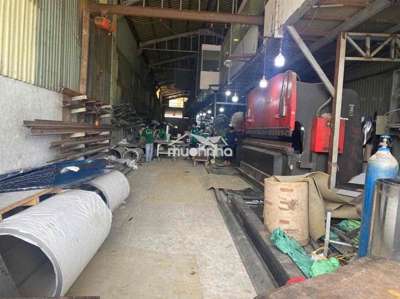 Cho thuê mặt tiền đường ql13- gần cổng chào vĩnh phú  dt:540m2- điện 3