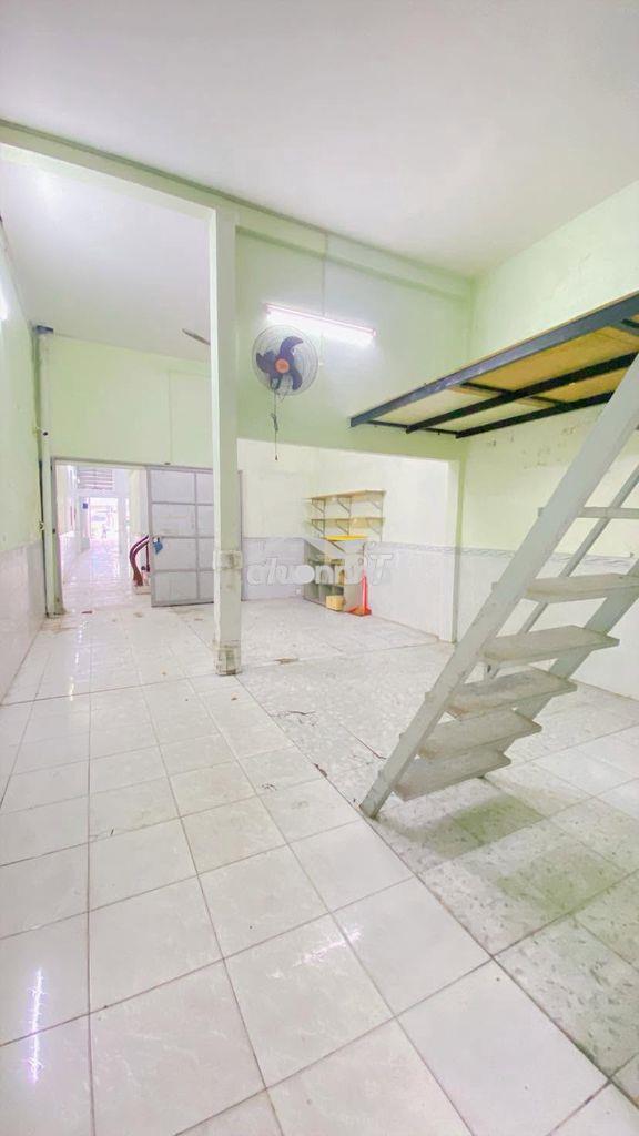 Cho thuê nhà 750 m2 mặt tiền nguyễn văn linh 22 triệu  - Ảnh 2