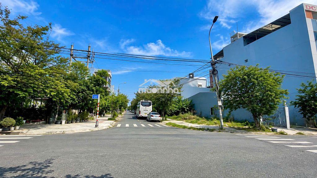 Bán lô góc 2 mặt tiền đường 10.5m lê sỹ kđt hòa xuân view công viên - 2