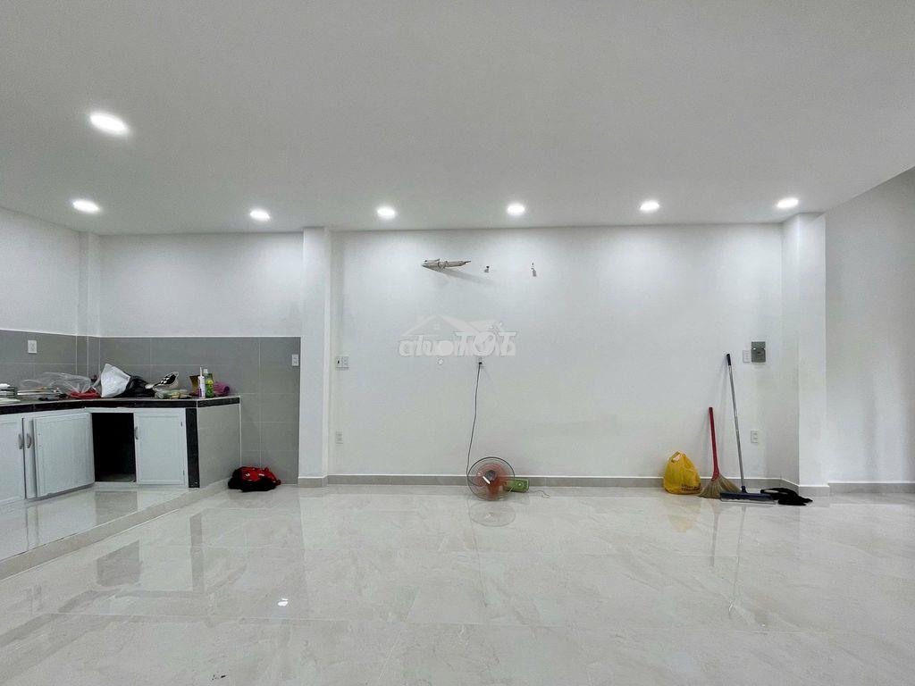 Cho thuê nhà nguyên căn gần ngã tư ga q12, ráp gỗ vấp. - Ảnh 3