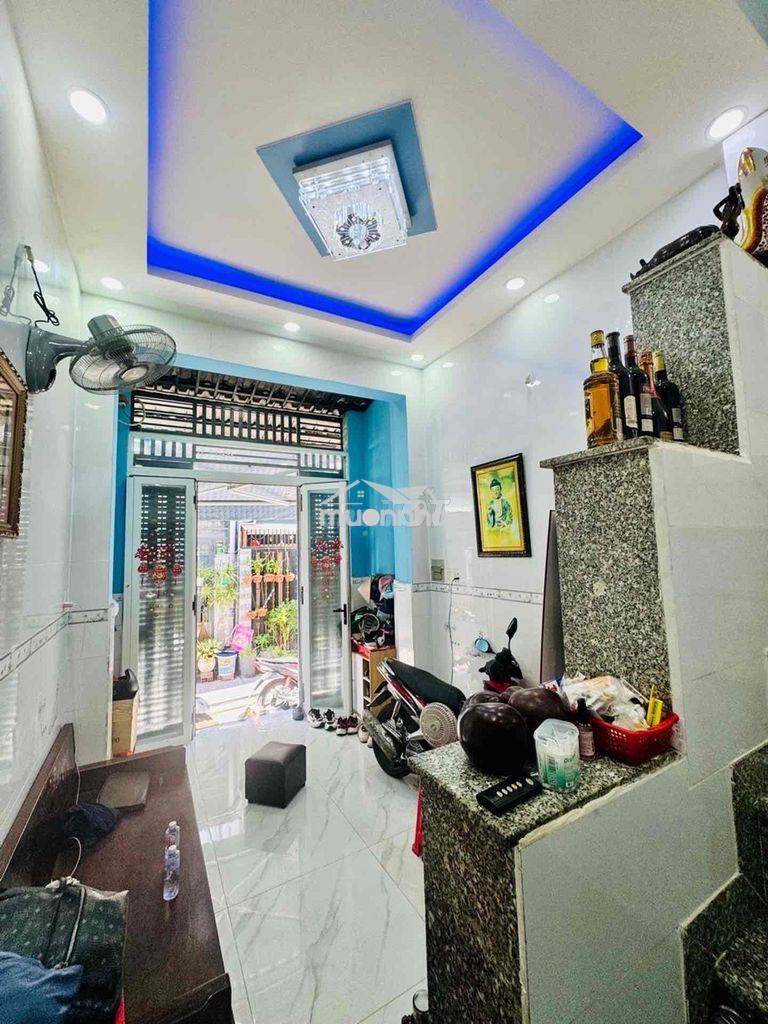 Bán nhà 3 tầng bình trị đông- 24m2, hẻm 4m thông, shr, hoàn công đủ