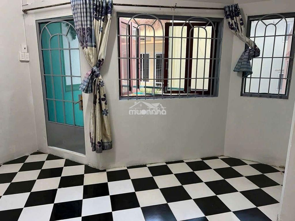 Nhà 4m x 11m 4 tầng hẻm 1/ đường cách mạng tháng 8 - Ảnh 3