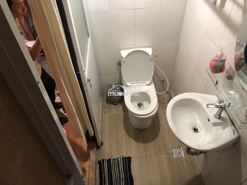 Nhà nhỏ quận 1, đẹp, đủ trang thiết bị. cách nhà thờ đức bà 300m. - Ảnh 2
