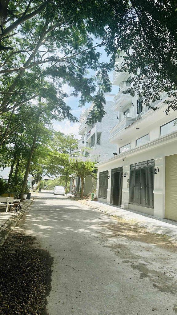 Chỉ 3,2 cho 80m2- sổ riêng- kdc đồng bộ