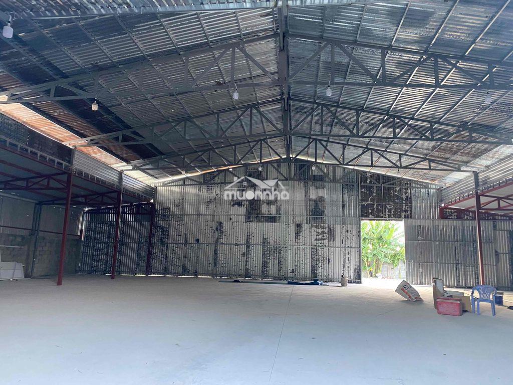 Cho thuê kho xưởng khuôn viên 1200m2 giá mềm - Ảnh 2
