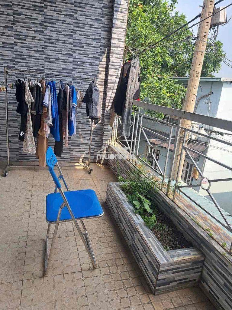 Nhà 1 trệt 1 lầu nguyên căn có 1 máy lạnh 3 pn 2 wc - 3