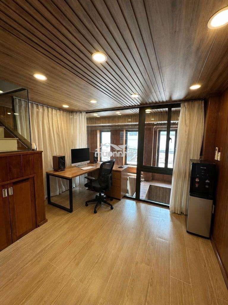 5tầngx50m2 hẻm xe tải - nhà đẹp - nội thất cao cấp ra hoàng hoa thám