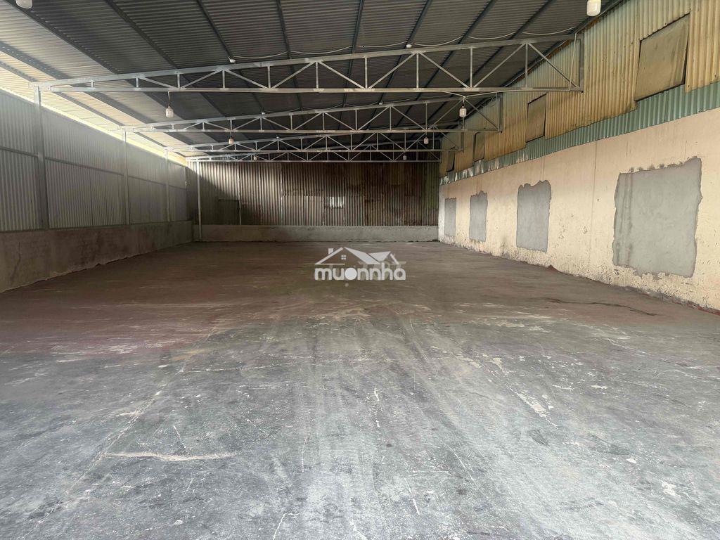 Kho hẻm tỉnh lộ 10 giáp tên lửa 300m2 - Ảnh 2