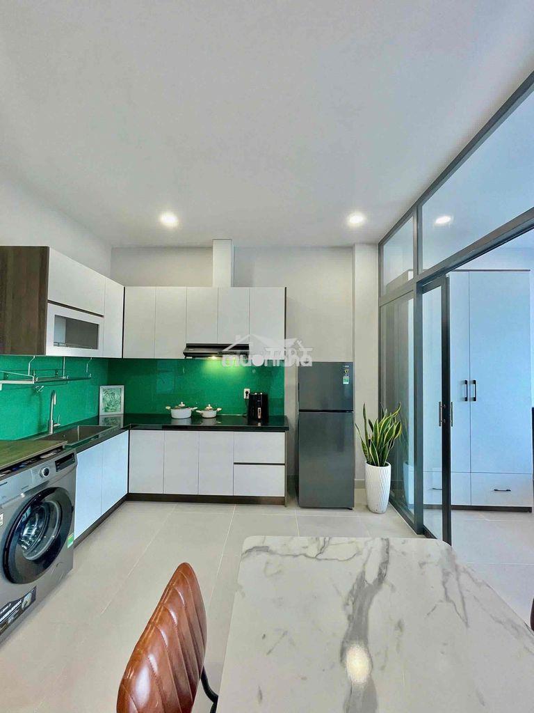 Siêu phẩm ban công cực thoáng , thang máy , full nội thất - Ảnh 3