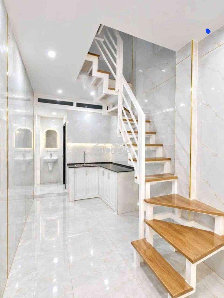 Linh xuân, nhà đẹp ở ngay 3 tầng, hxh 5m. dtsd 66m2. 3 pn. chỉ 2.x tỷ