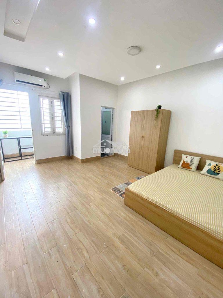 Phòng nhiều ánh sáng trời rộng rãi ngay gần đường lớn trần hưng đạo q5
